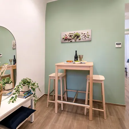 Apartment Dolci Coccole Small A Citta!